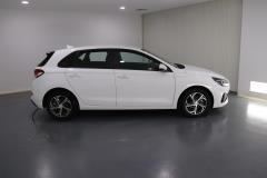 View 2021 HYUNDAI I30 